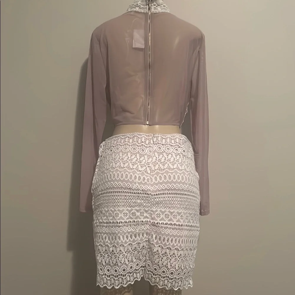 Elegant White Lace 2 piece Skirt Set- size L - Picture 5 of 6